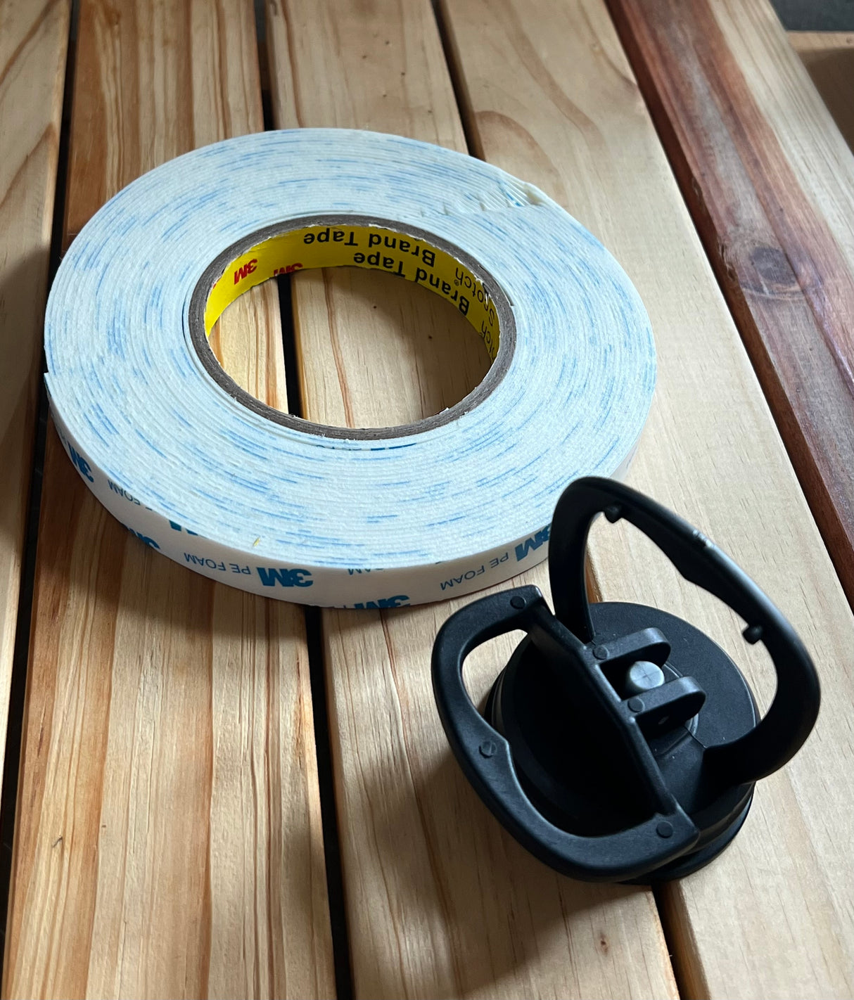 Click'n Tile Starter Pack (Mounting Tape + Suction Cup) Click'n Tile Starter Pack (Mounting Tape + Suction Cup)